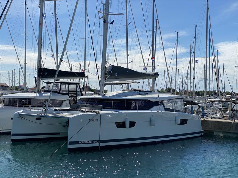 Book yachts online - catamaran - Astréa 42 - Vespera - rent