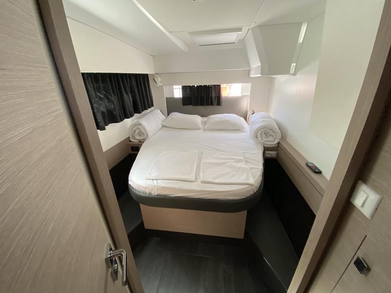 Book yachts online - catamaran - Astréa 42 - Vespera - rent