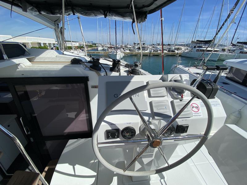 Book yachts online - catamaran - Astréa 42 - Vespera - rent