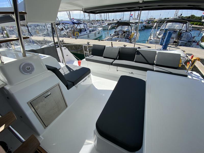 Book yachts online - catamaran - Astréa 42 - Vespera - rent