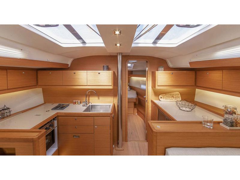Book yachts online - sailboat - Dufour 430 Grand Large - Go Sailing - rent