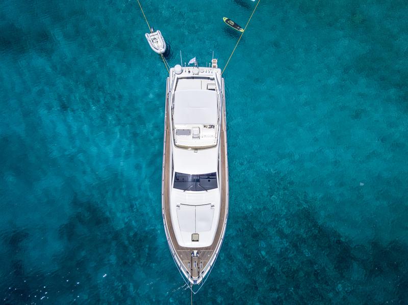 Book yachts online - motorboat - Ferretti 680 - Alsium - rent