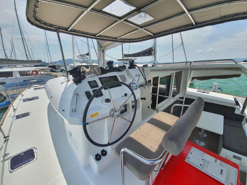 Book yachts online - catamaran - Lagoon 400 - S2 - Toy Boy - rent