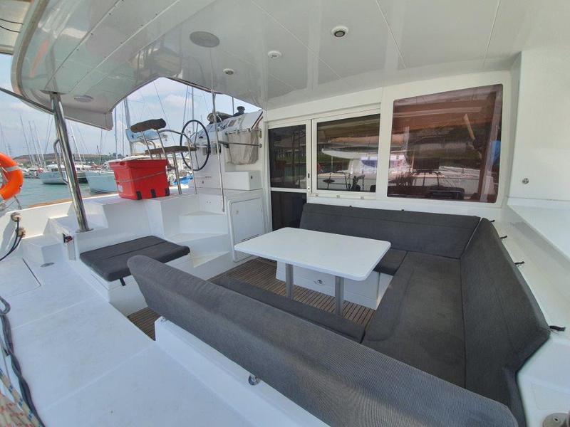 Book yachts online - catamaran - Lagoon 400 - S2 - Toy Boy - rent