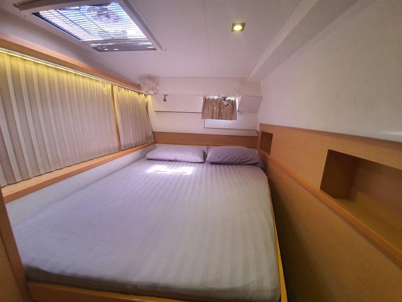 Book yachts online - catamaran - Lagoon 400 - S2 - Toy Boy - rent