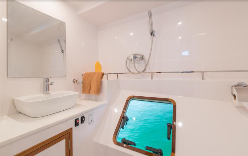 Book yachts online - catamaran - Island Spirit 410 - Vesna - rent