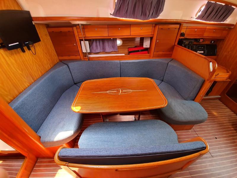 Book yachts online - sailboat - Bavaria 39 - Diana - rent