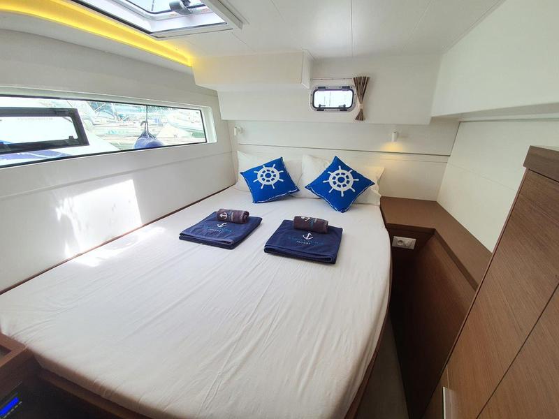 Book yachts online - catamaran - Lagoon 40 - Papi - rent