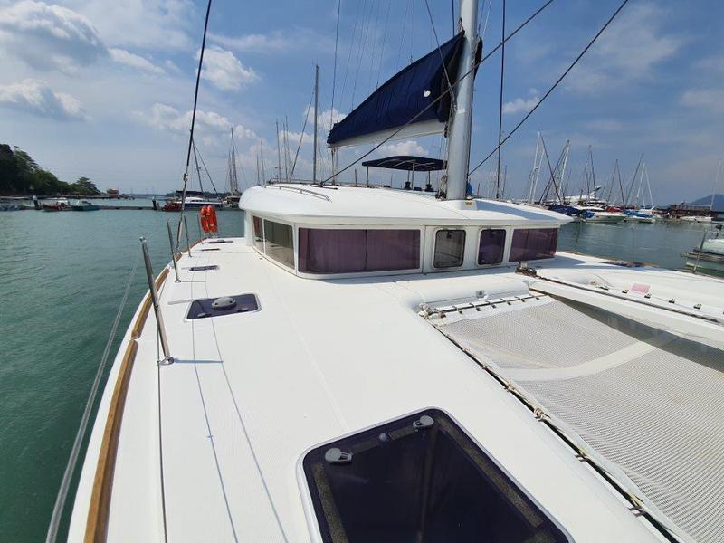 Book yachts online - catamaran - Lagoon 400 S2 Premium - Jimmy Blue - rent