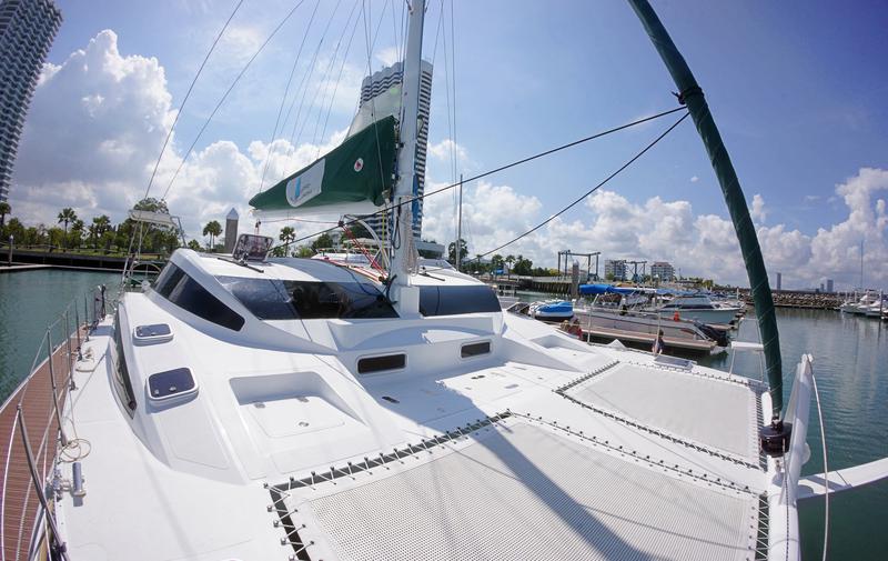 Book yachts online - catamaran - Island Spirit 380 - Island Breeze - rent