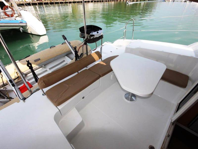 Book yachts online - catamaran - Mahé - 36 - Happy Eva - rent