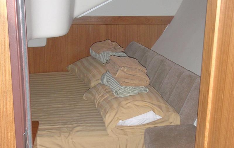 Book yachts online - sailboat - Catalina 375 - Vag Alame - rent