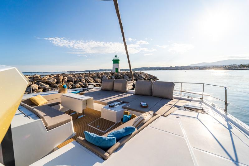 Book yachts online - catamaran - Bali 5.4. - Signature Concept - rent