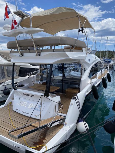 Book yachts online - motorboat - Sessa Fly 47 - SID ONE - rent