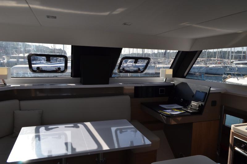 Book yachts online - catamaran - Aventura 34 - Jumping Fitness - rent