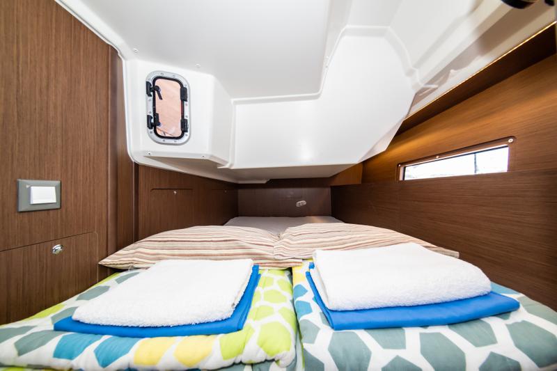 Book yachts online - sailboat - Oceanis 40.1 - Poseidon - rent