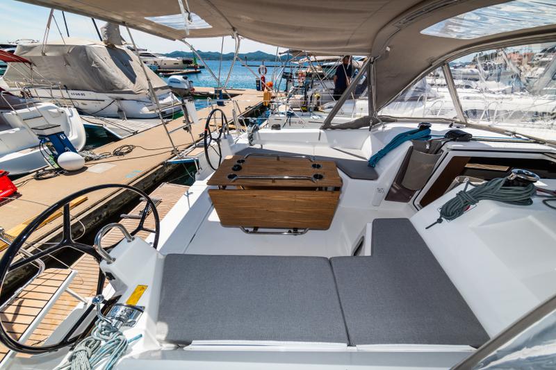 Book yachts online - sailboat - Oceanis 40.1 - Poseidon - rent