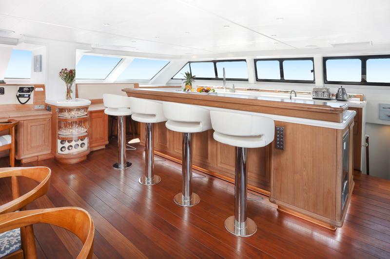 Book yachts online - catamaran - Open Ocean 740Performance - Skimmer - rent