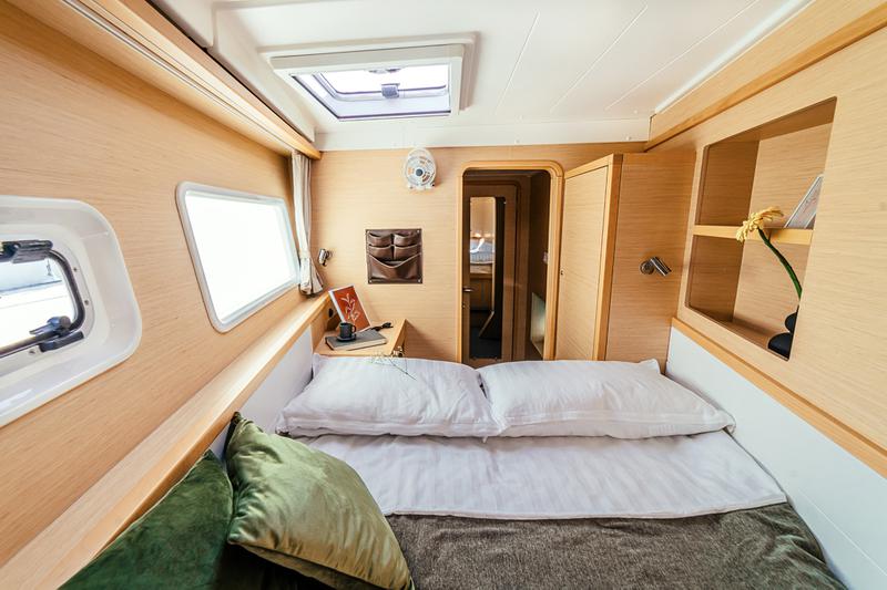 Book yachts online - catamaran - Lagoon 39 - NEMO - rent