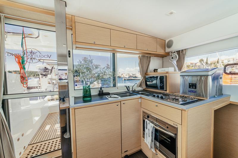 Book yachts online - catamaran - Lagoon 39 - NEMO - rent