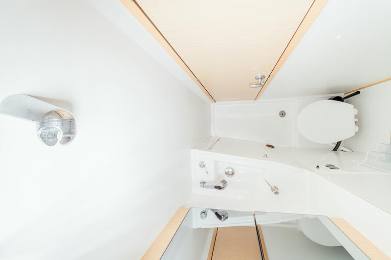 Book yachts online - catamaran - Lagoon 39 - NEMO - rent