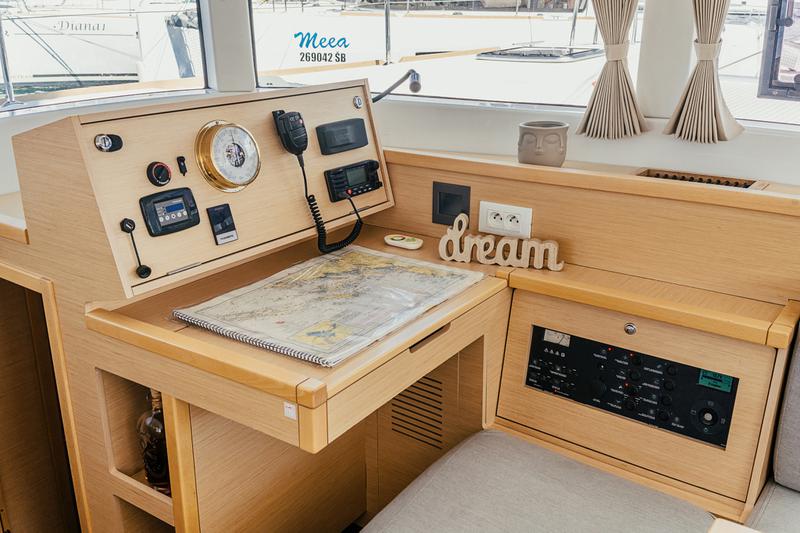 Book yachts online - catamaran - Lagoon 39 - NEMO - rent