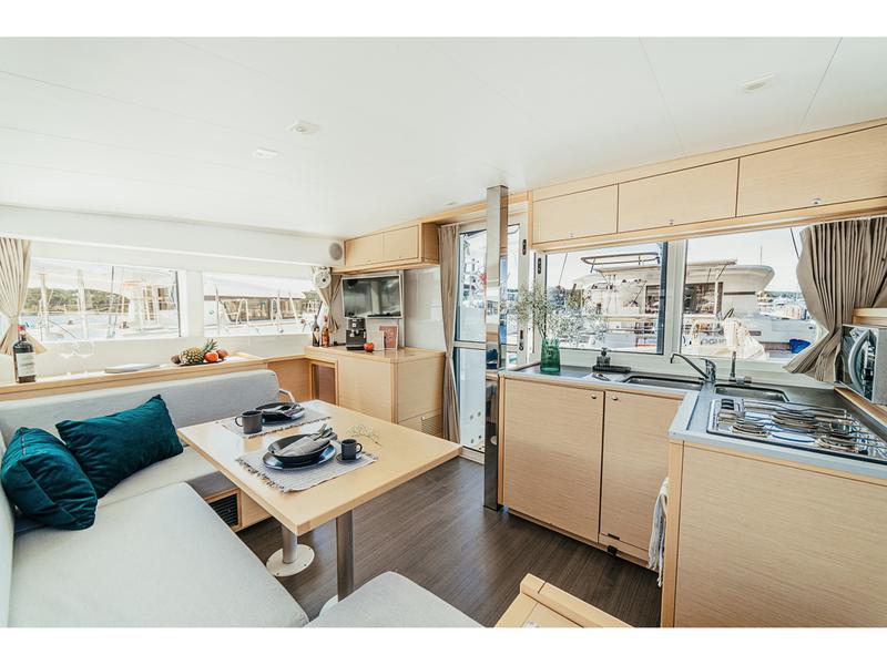 Book yachts online - catamaran - Lagoon 39 - NEMO - rent