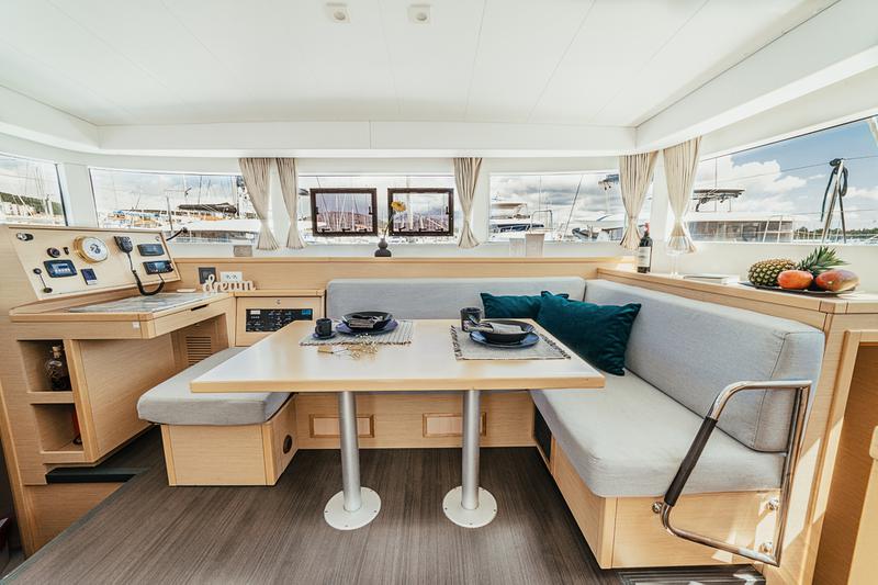 Book yachts online - catamaran - Lagoon 39 - NEMO - rent