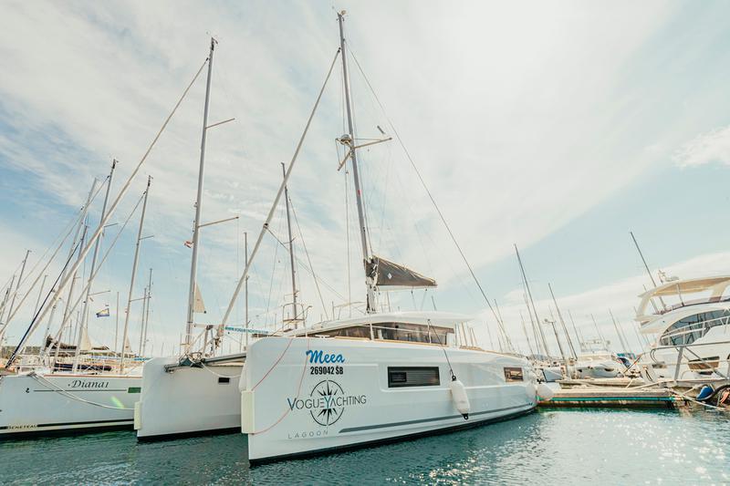 Book yachts online - catamaran - Lagoon 40 - MEEA - rent