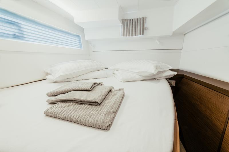 Book yachts online - catamaran - Lagoon 40 - MEEA - rent