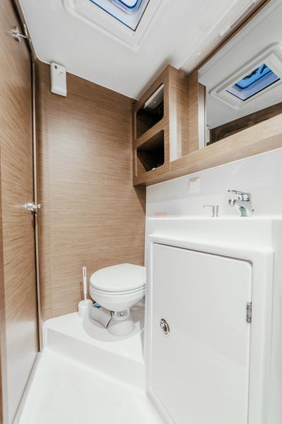 Book yachts online - catamaran - Lagoon 42 - ZETA - rent