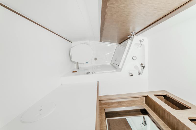 Book yachts online - catamaran - Lagoon 42 - ZETA - rent