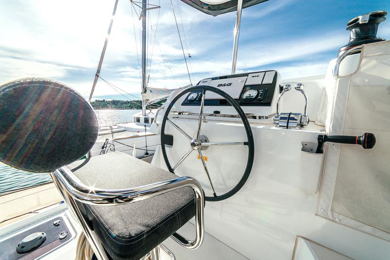 Book yachts online - catamaran - Lagoon 42 - ZETA - rent