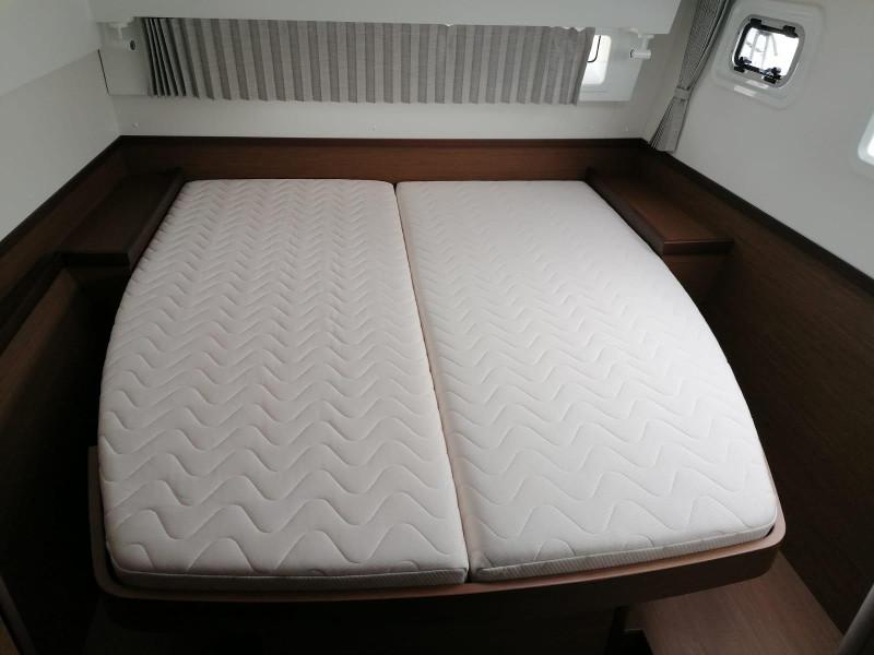 Book yachts online - catamaran - Lagoon 42 - POSEIDON new 2021+AC+G - rent