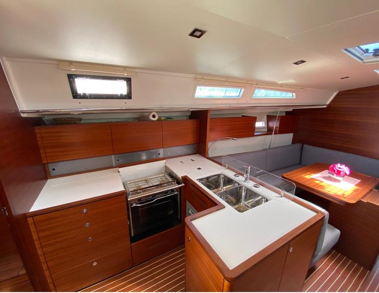 Book yachts online - sailboat - Salona 44 - LeeLoo - rent