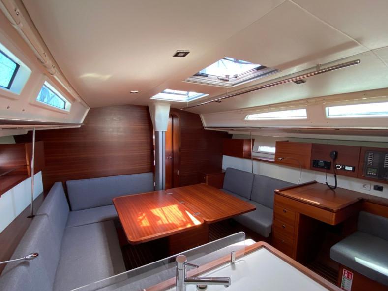 Book yachts online - sailboat - Salona 44 - LeeLoo - rent