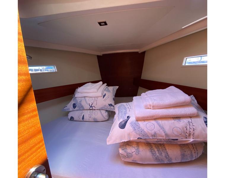 Book yachts online - sailboat - Salona 44 - LeeLoo - rent