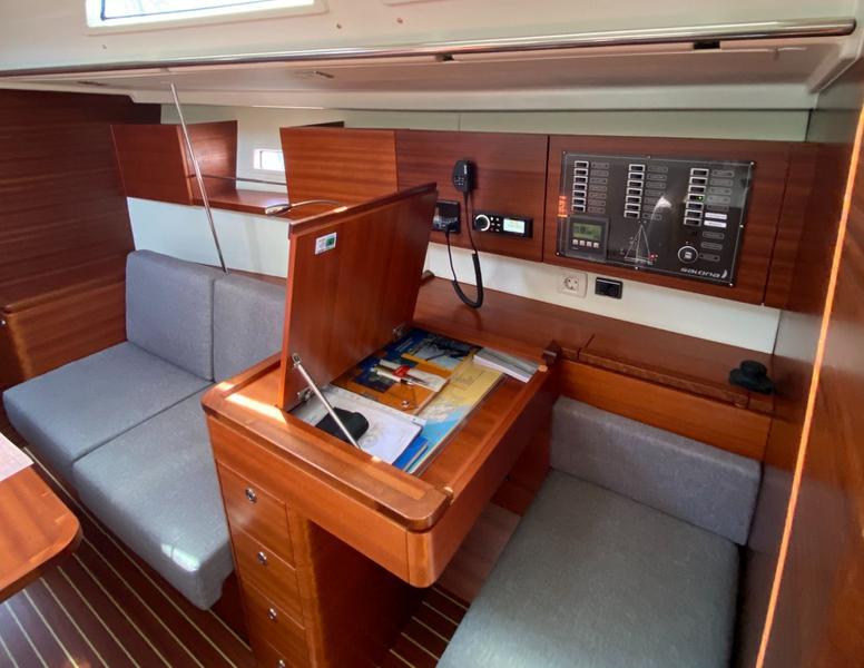 Book yachts online - sailboat - Salona 44 - LeeLoo - rent