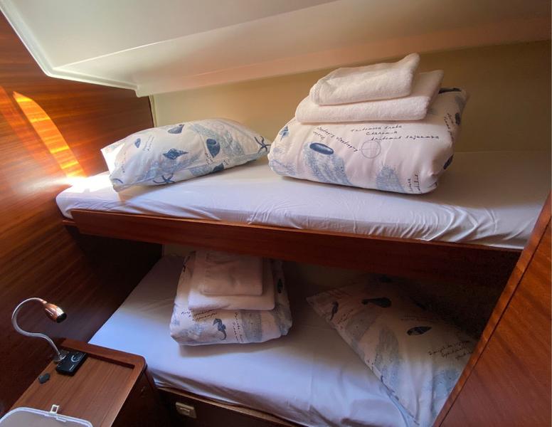 Book yachts online - sailboat - Salona 44 - LeeLoo - rent