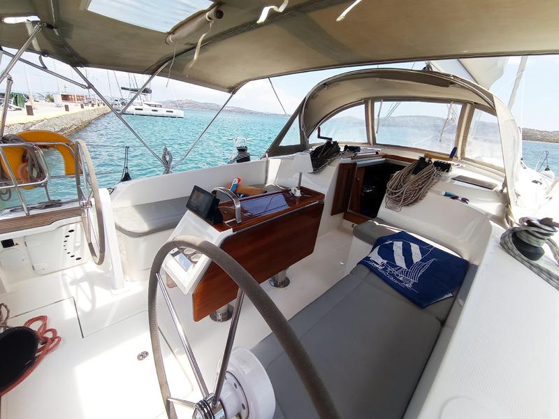 Book yachts online - sailboat - Bavaria Cruiser 46 - AELIA - rent