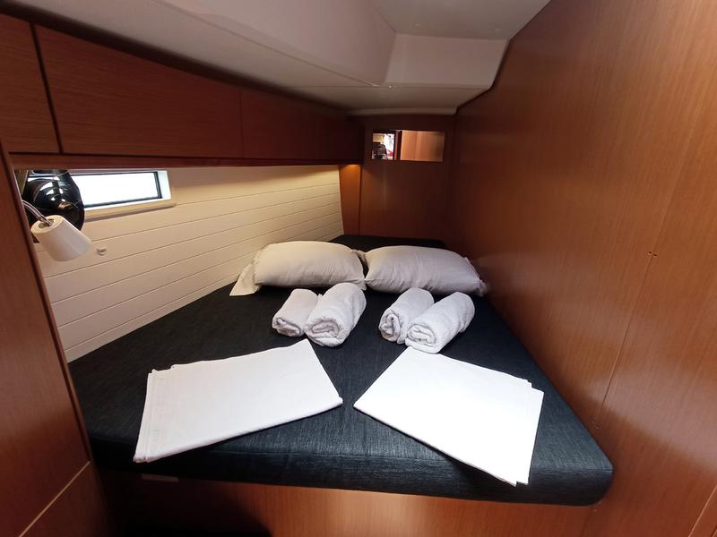 Book yachts online - sailboat - Bavaria Cruiser 46 - AELIA - rent