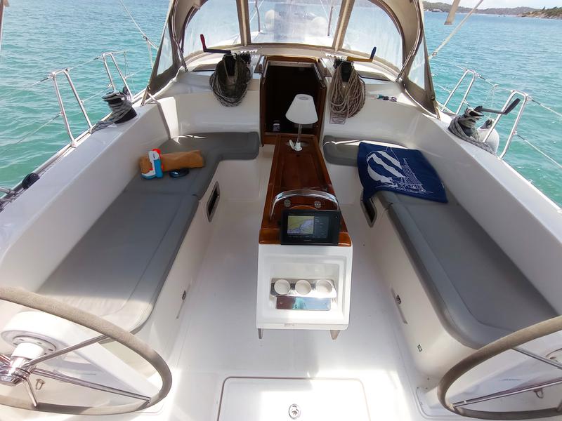 Book yachts online - sailboat - Bavaria Cruiser 46 - AELIA - rent