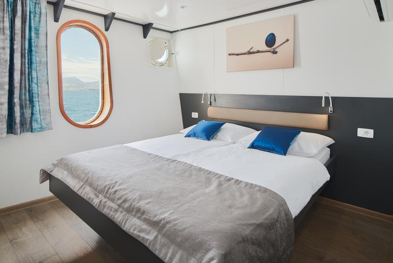 Book yachts online - motorboat - Motoryacht - Lupus Mare - rent