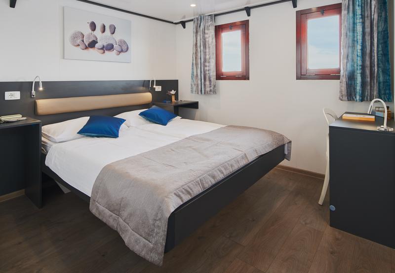 Book yachts online - motorboat - Motoryacht - Lupus Mare - rent