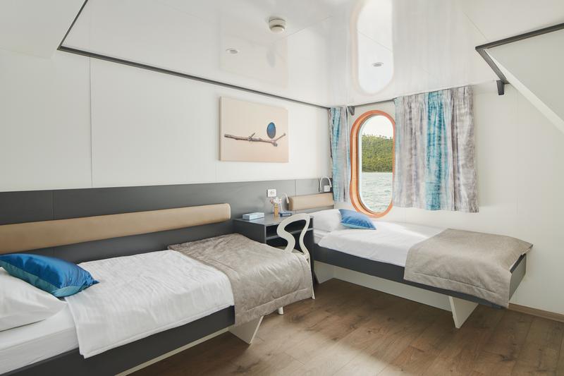 Book yachts online - motorboat - Motoryacht - Lupus Mare - rent