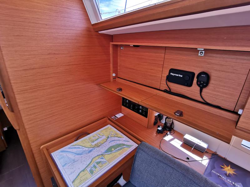 Book yachts online - sailboat - Dufour 390 Grand Large - Antares - rent