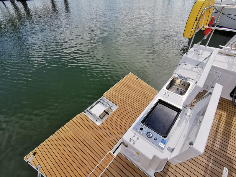 Book yachts online - sailboat - Dufour 390 Grand Large - Antares - rent