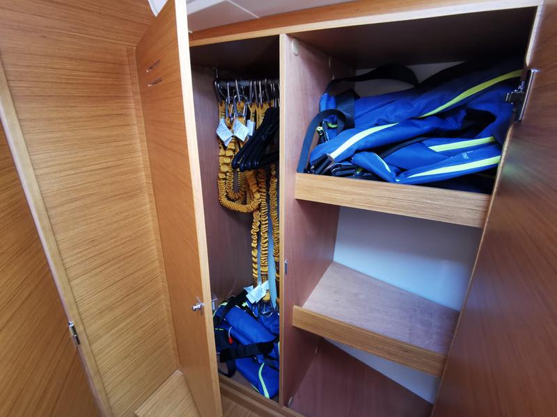 Book yachts online - sailboat - Dufour 390 Grand Large - Antares - rent