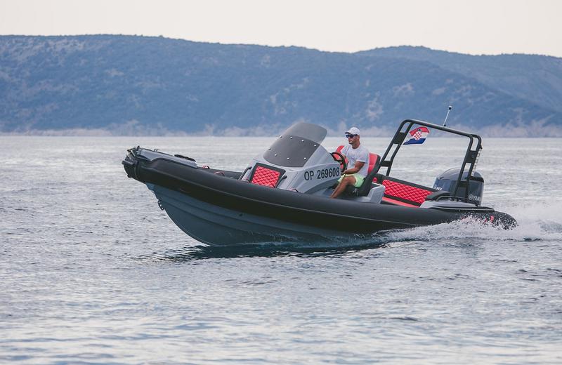 Book yachts online - motorboat - Highfield Sport 760 - no name - rent