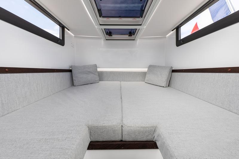 Book yachts online - motorboat - Axopar 37  Sun Top - Axopar 37 ST Brabus - rent